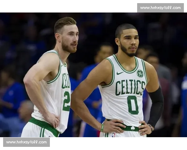 老鹰 4 年 6200 万签换沃克 + 1 年 1100 万签肯纳德!萨总打造 12 人攻防一体新阵 老鹰 4 年 6200 万签换沃克 + 1 年 1100 万签肯纳德!萨总打造 12 人攻防一体新阵