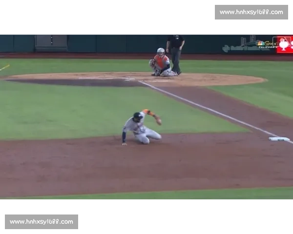 海耶斯三垒美技封杀瑞欧穆托,守备典范闪耀赛场 海耶斯三垒美技封杀瑞欧穆托,守备典范闪耀赛场